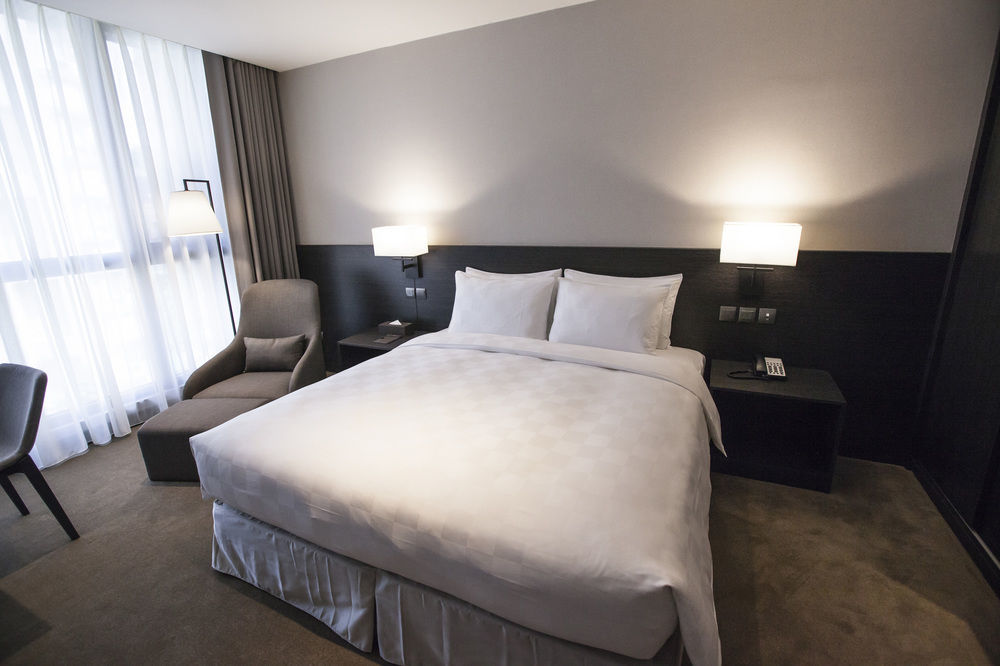Platinum Hotel Синдиен Екстериор снимка