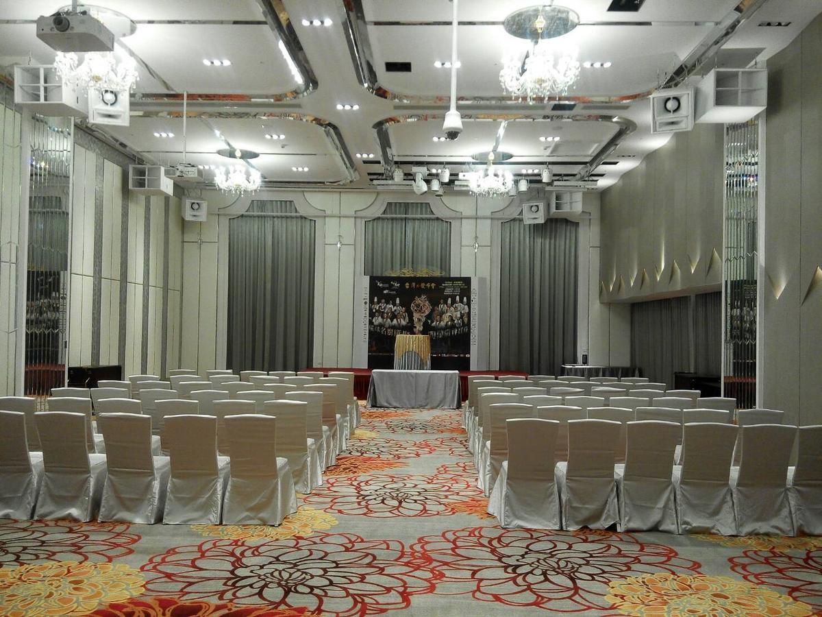 Platinum Hotel Синдиен Екстериор снимка
