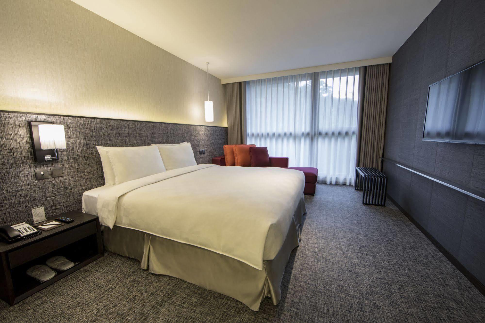 Platinum Hotel Синдиен Екстериор снимка