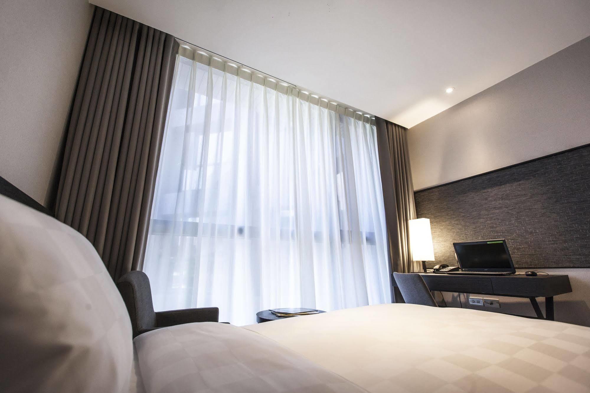 Platinum Hotel Синдиен Екстериор снимка