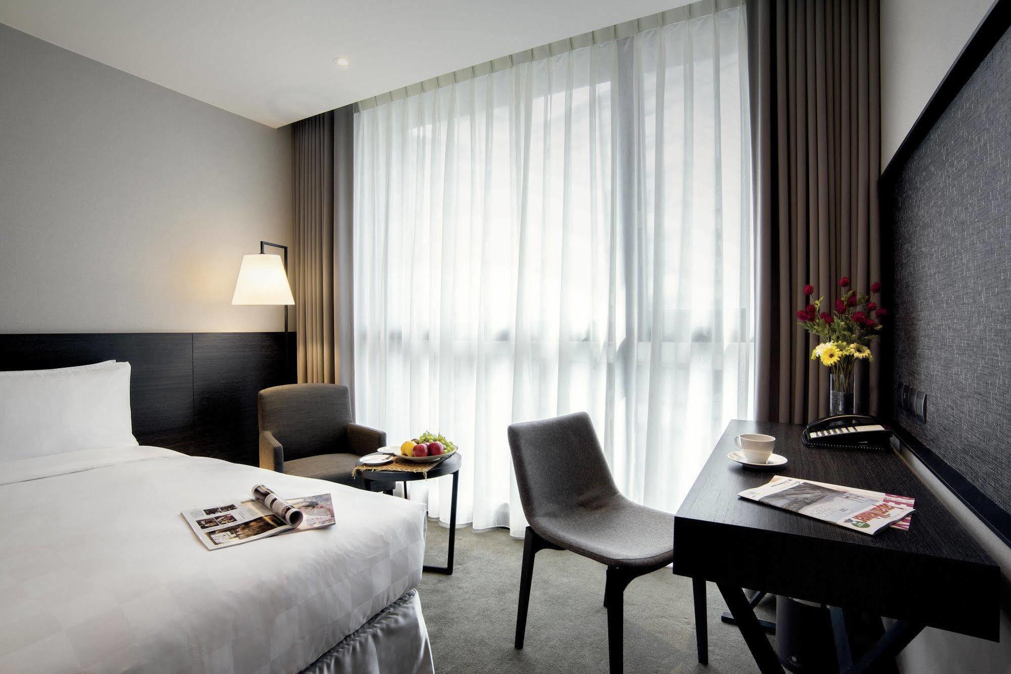 Platinum Hotel Синдиен Екстериор снимка
