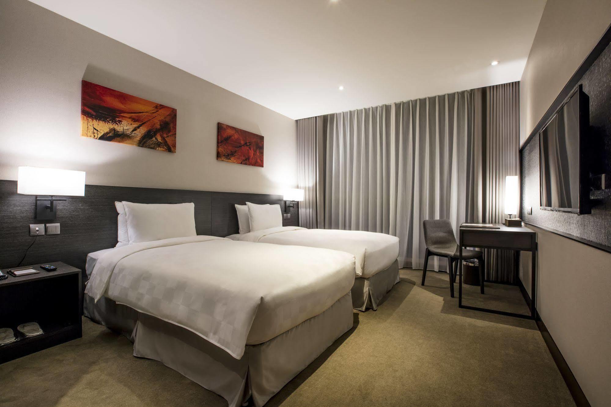 Platinum Hotel Синдиен Екстериор снимка
