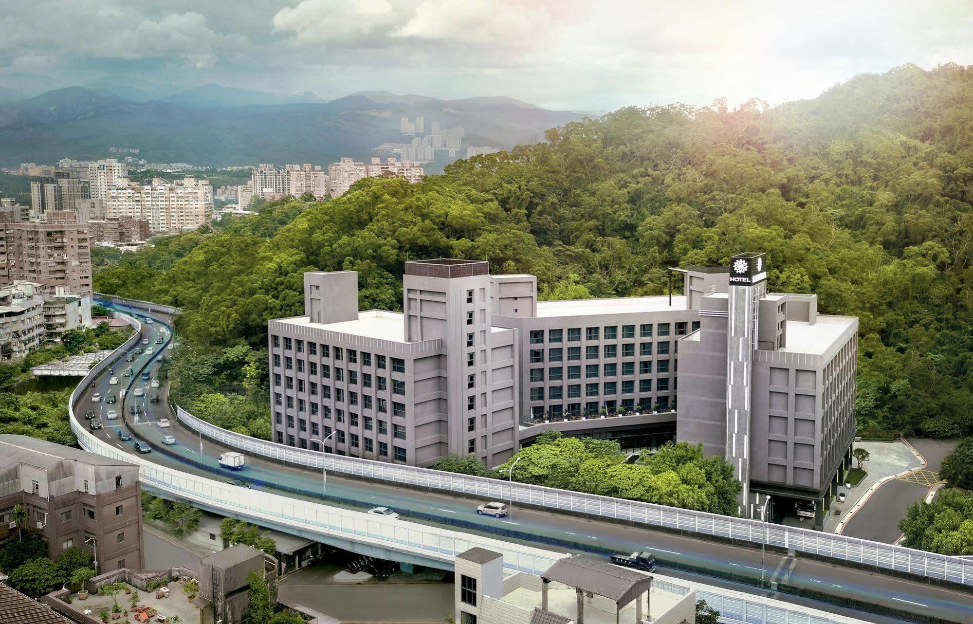Platinum Hotel Синдиен Екстериор снимка