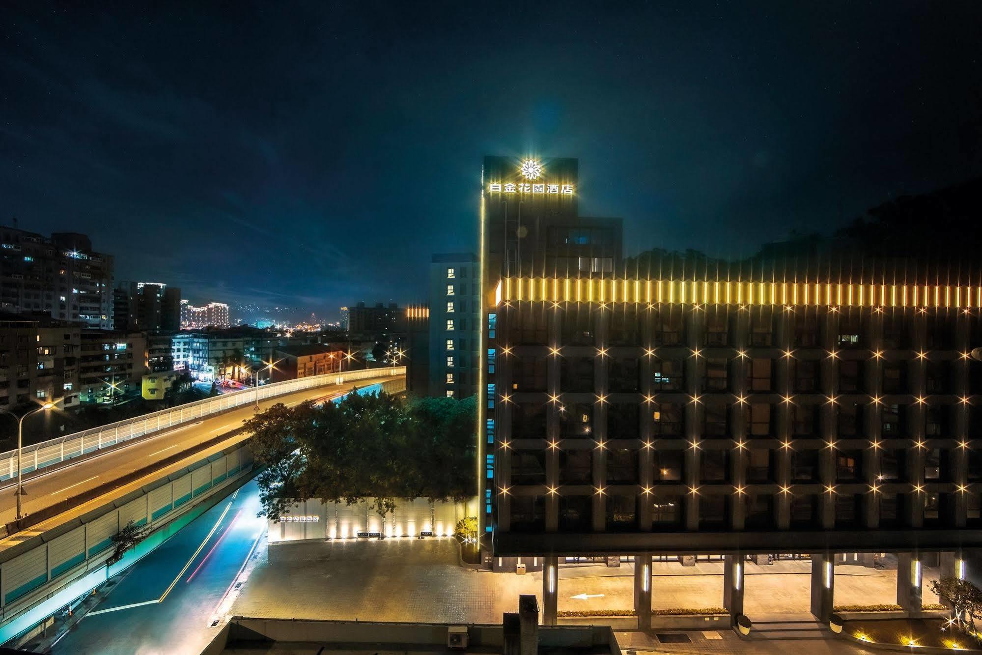 Platinum Hotel Синдиен Екстериор снимка